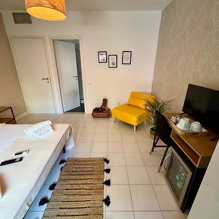 Vaghi 4*